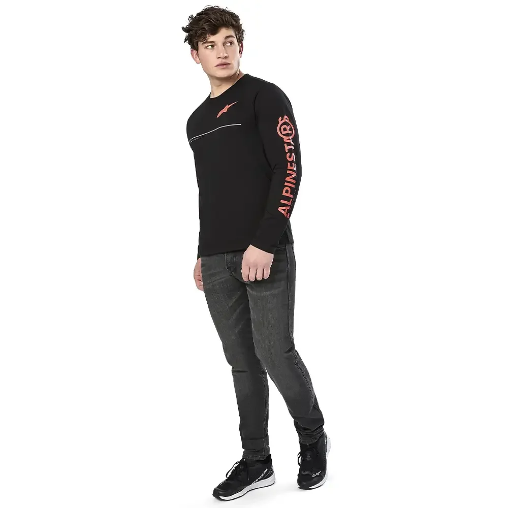 Primer plano de la construcción y material del COMMITTED CSF - Camiseta Alpinestars - Moto Garage Miami