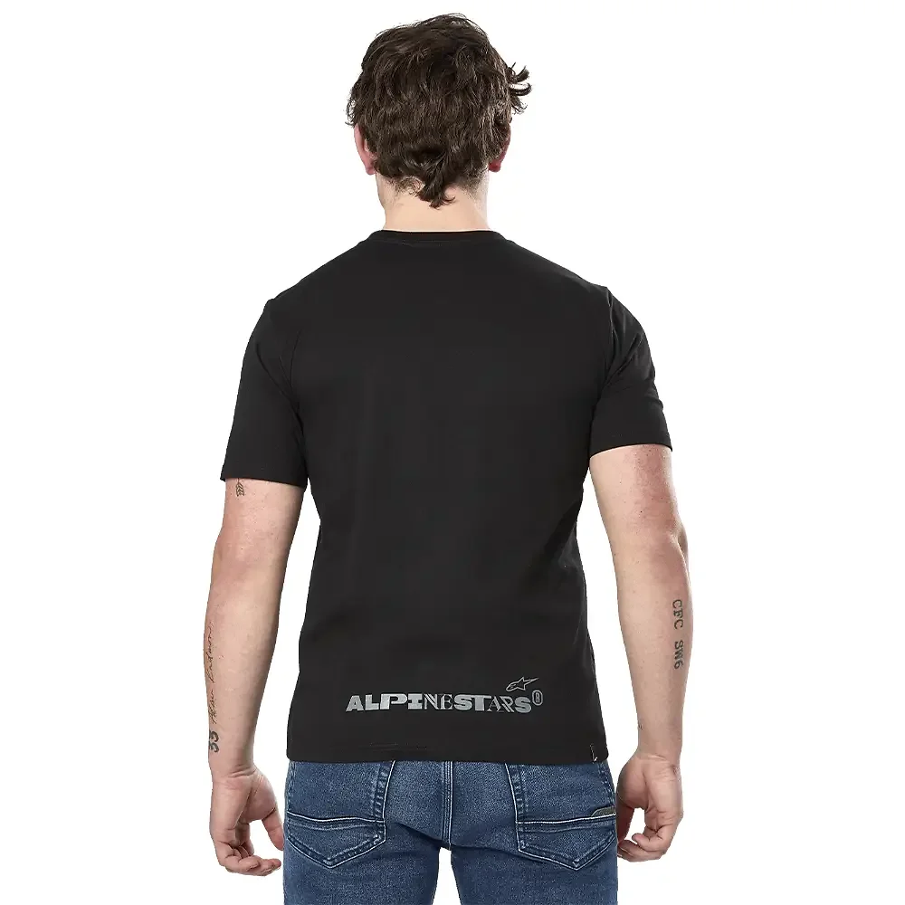 Primer plano de la construcción y material del OMNIUM CSF - Camiseta Alpinestars - Moto Garage Miami