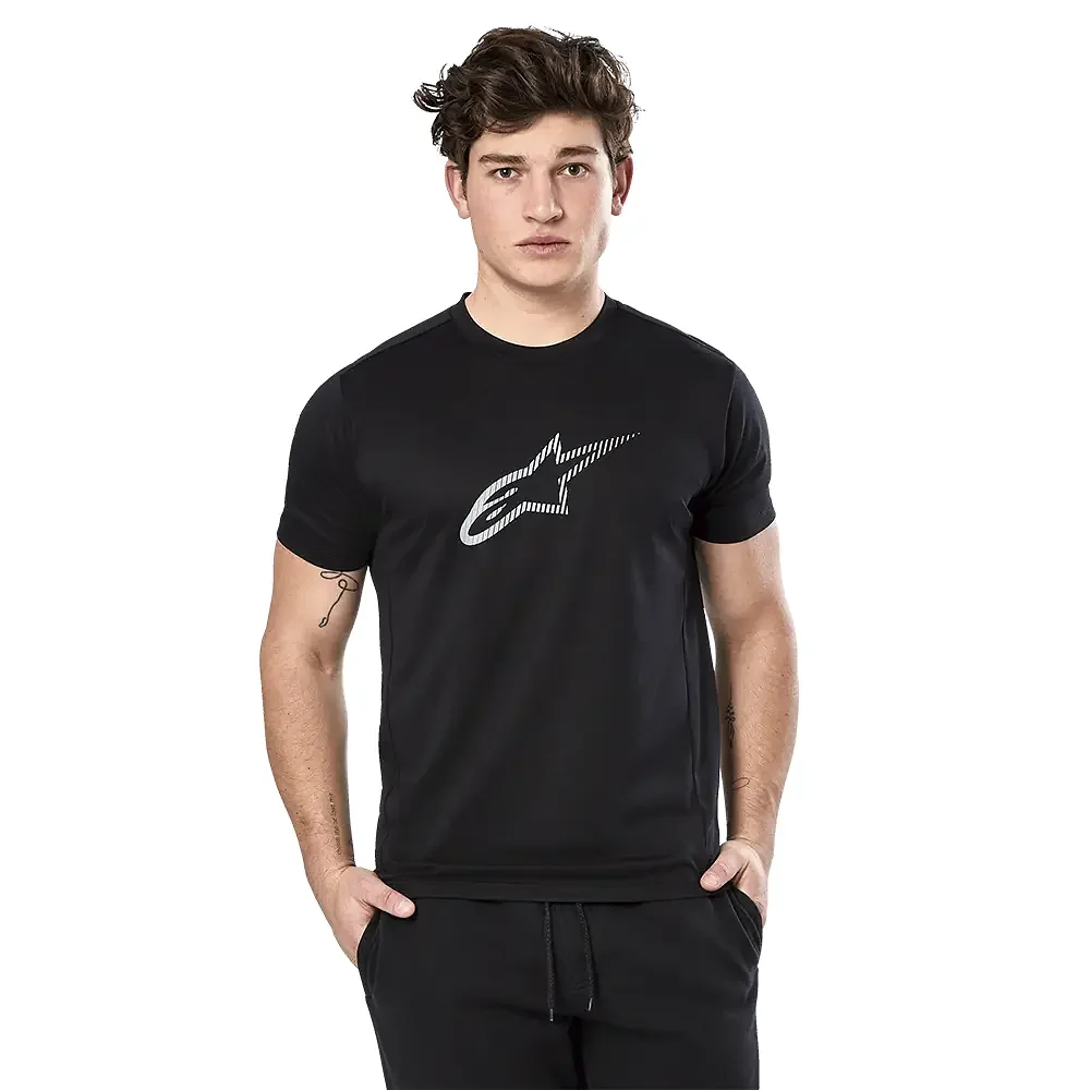 Detalle posterior y spoiler integrado del equipamiento EXEMPTION PERFORMANCE - Camiseta Alpinestars - Moto Garage Miami