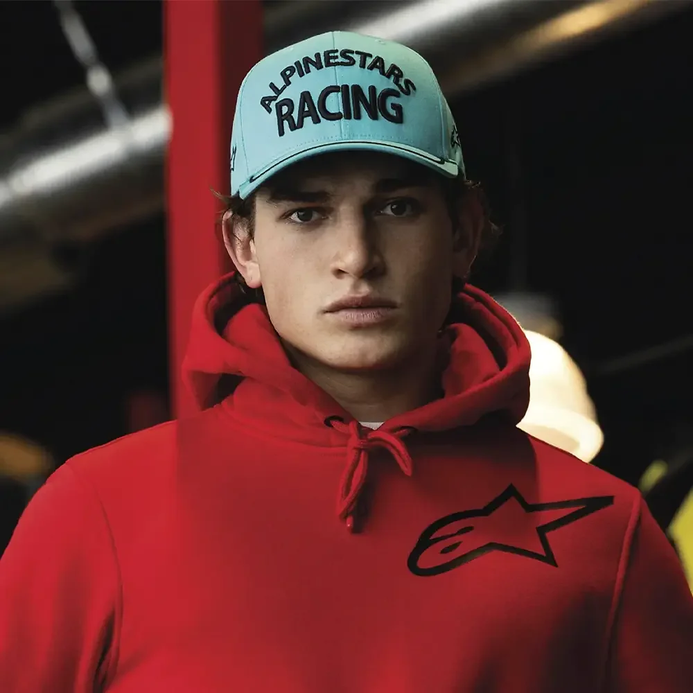 Vista frontal y diseño de calota del Luminary / Gorra Alpinestars - Moto Garage Miami