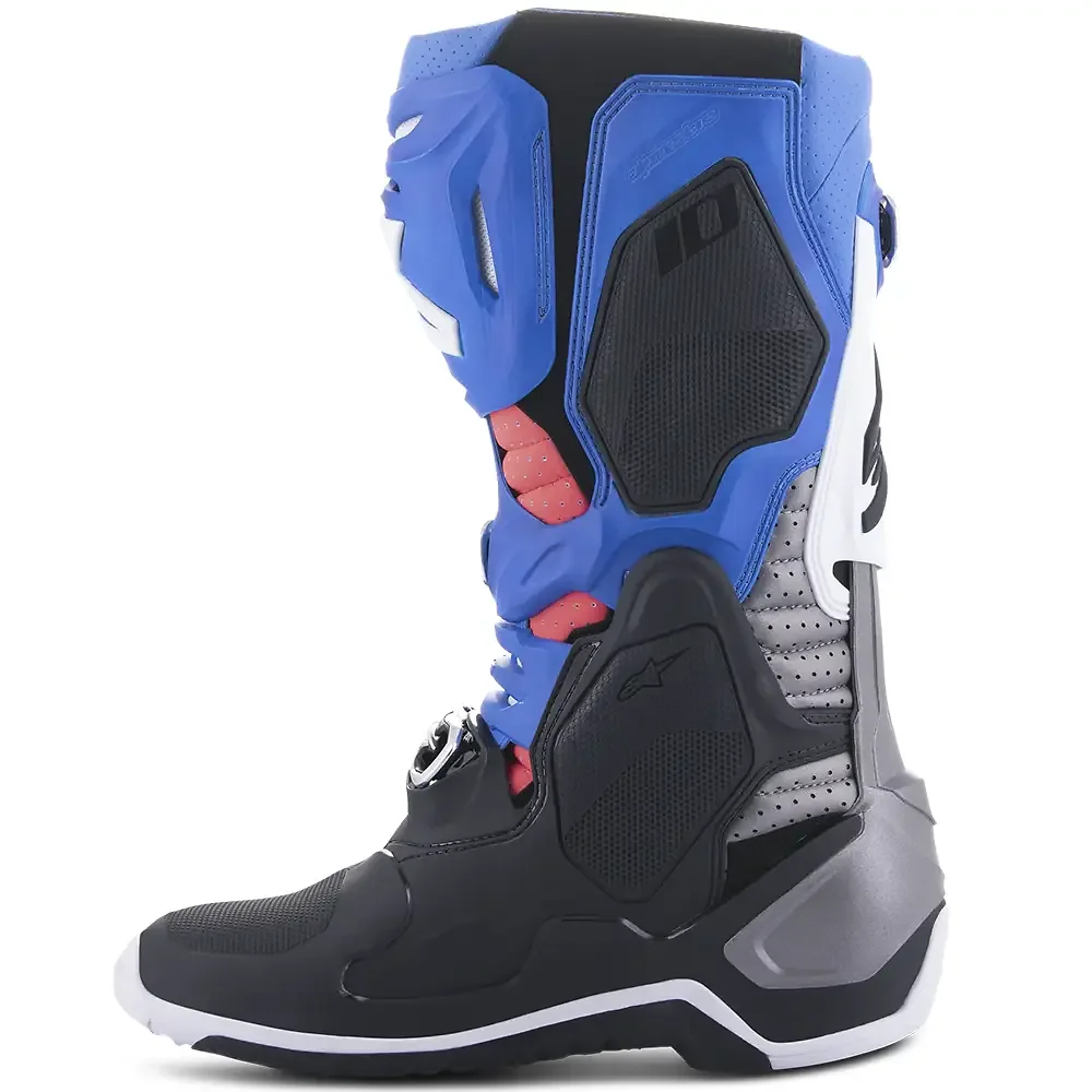 Detalle posterior y spoiler integrado del equipamiento Tech 10 Supervented Botas Alpinestars - Moto Garage Miami