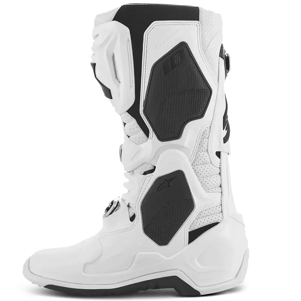 Primer plano de la construcción y material del Tech 10 Supervented Botas Alpinestars - Moto Garage Miami