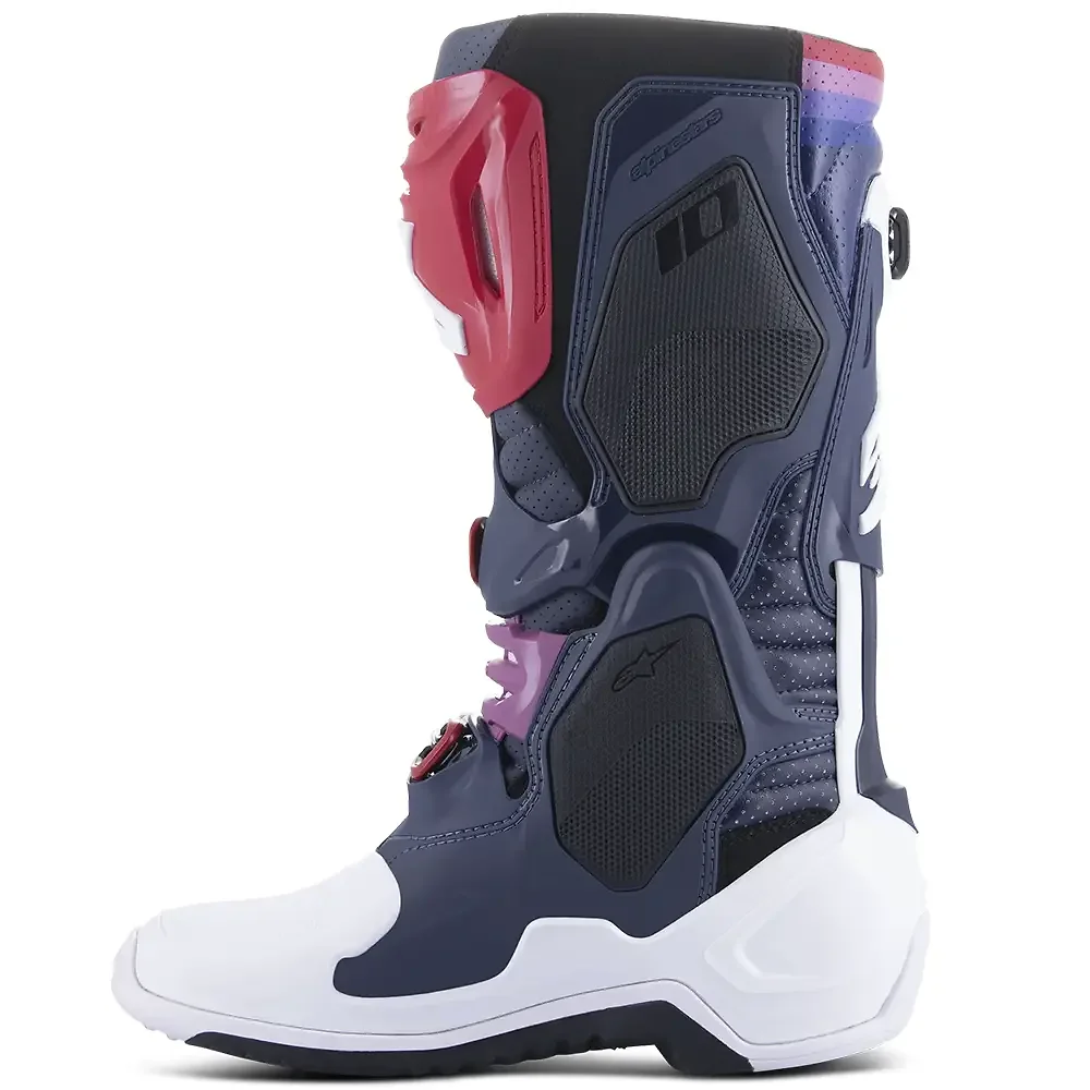 Vista frontal y diseño de calota del Tech 10 Supervented Botas Alpinestars - Moto Garage Miami