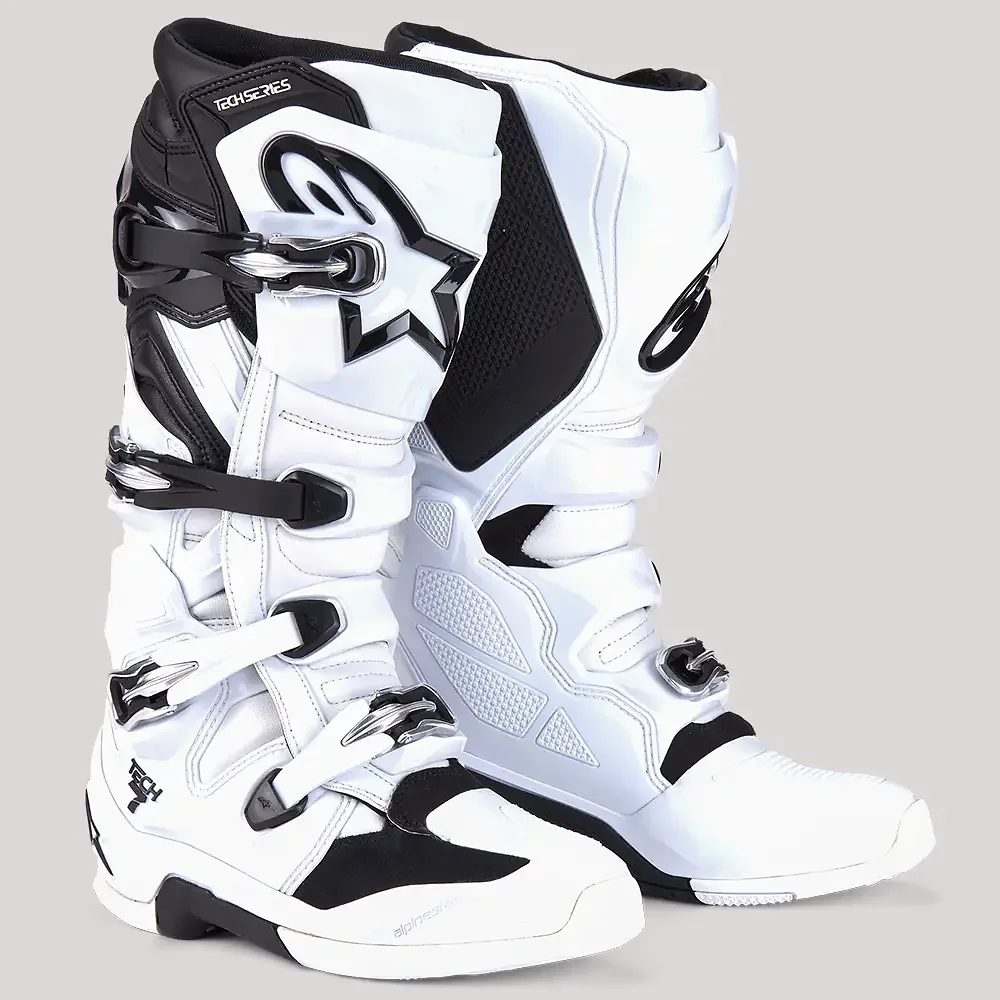 Materiales y estética visual de la versión Blanco/Negro, 14 del TECH 7 MX / Botas - Moto Garage Miami