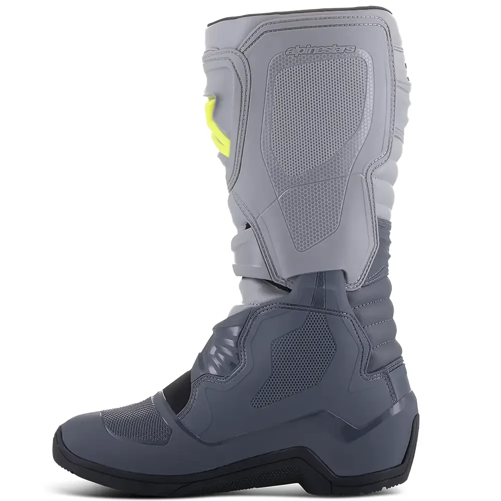 Detalle posterior y spoiler integrado del equipamiento Tech 3 Botas Alpinestars - Moto Garage Miami
