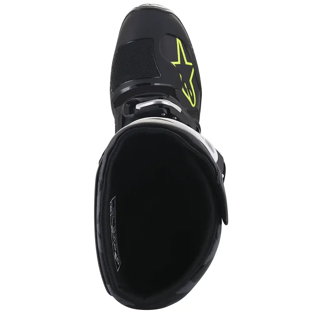 Detalle posterior y spoiler integrado del equipamiento Tech 5 Botas Alpinestars - Moto Garage Miami