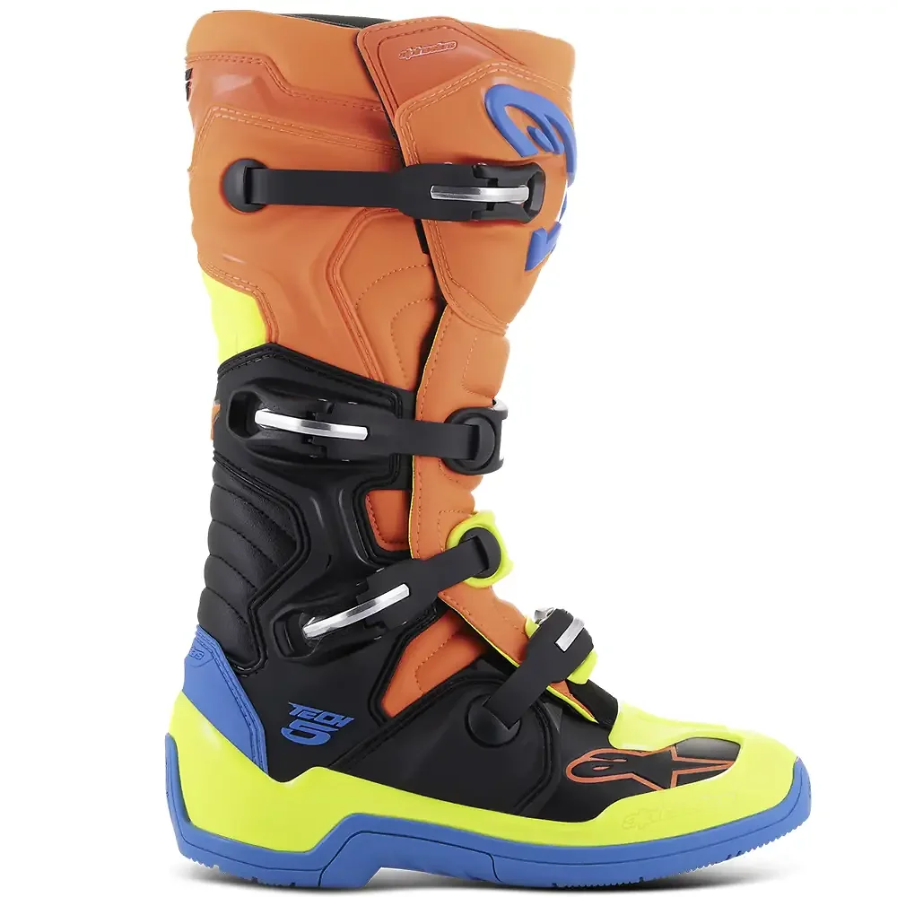 Perfil aerodinámico y sistema de ventilación del Tech 5 Botas Alpinestars - Moto Garage Miami