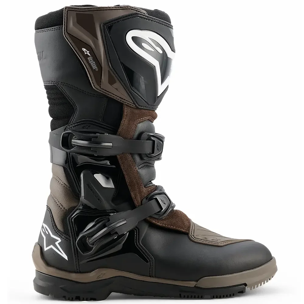 Vista frontal y diseño de calota del COROZAL V2 Drystar® Botas Alpinestars - Moto Garage Miami