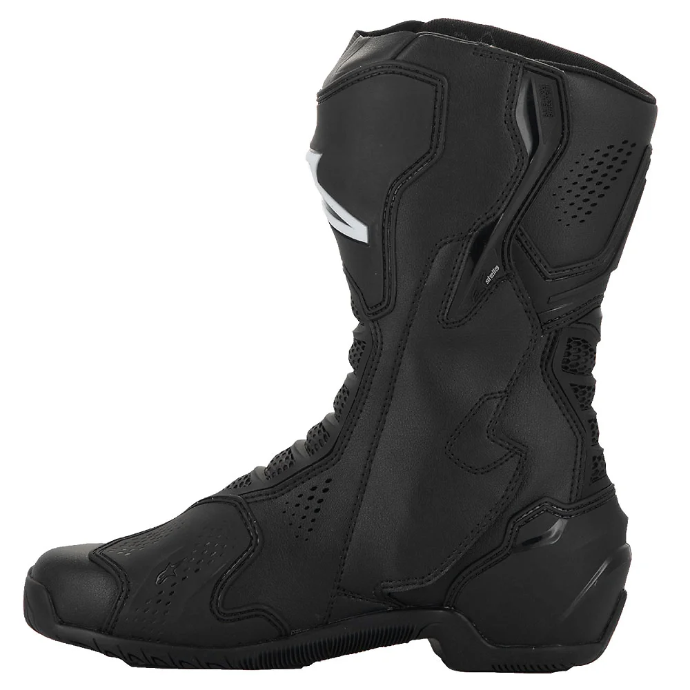 Detalle posterior y spoiler integrado del equipamiento Stella SMX-6 V3 Ventiladas Botas Alpinestars - Moto Garage Miami