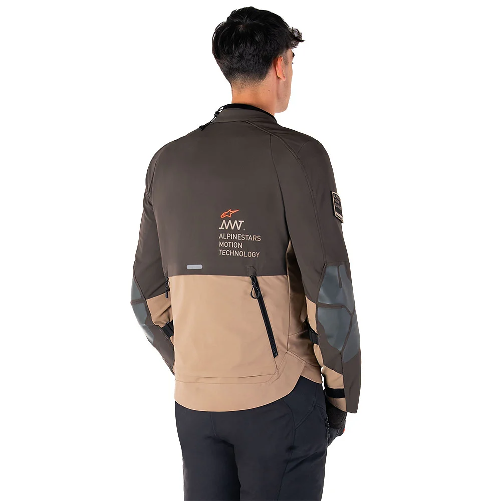 Perfil aerodinámico y sistema de ventilación del AMT-8 Stretch Drystar® XF / Chaqueta Alpinestars - Moto Garage Miami