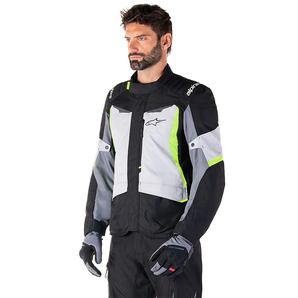 Primer plano de la construcción y material del ST-1 Impermeable Chaqueta Alpinestars - Moto Garage Miami