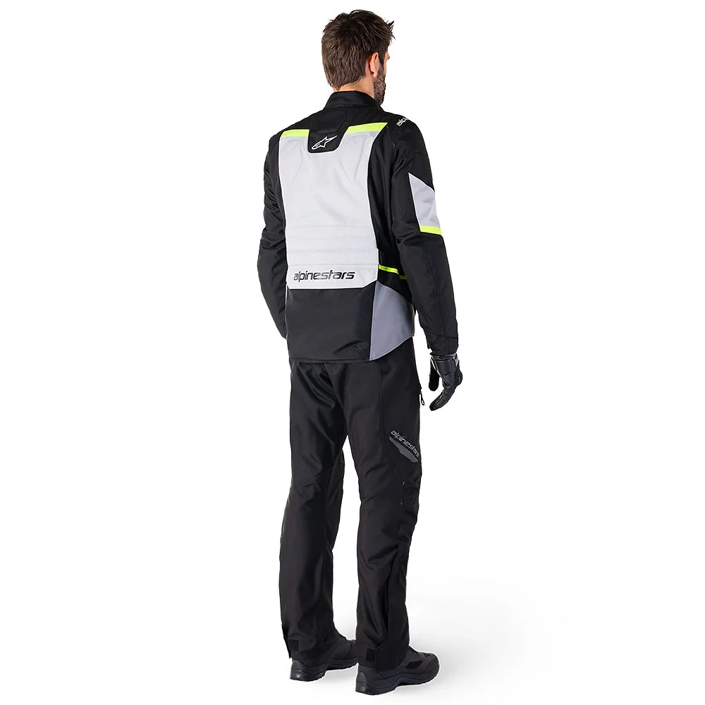 Primer plano de la construcción y material del ST-1 Impermeable Chaqueta Alpinestars - Moto Garage Miami