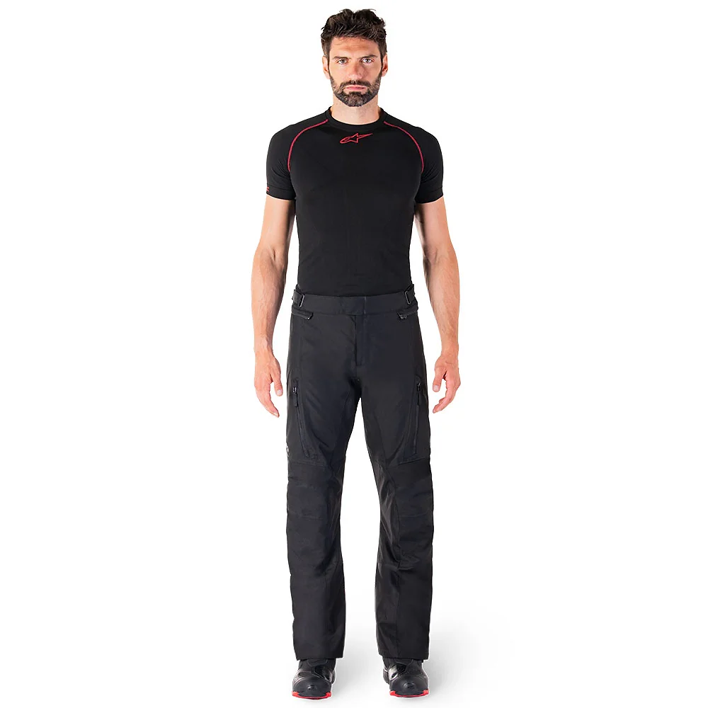 Perfil aerodinámico y sistema de ventilación del ST-1 Impermeable Pant Alpinestars - Moto Garage Miami