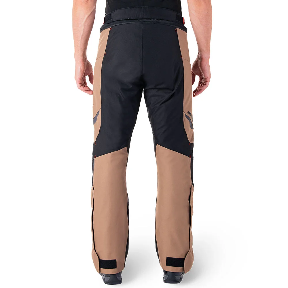 Primer plano de la construcción y material del ST-1 Impermeable Pant Alpinestars - Moto Garage Miami