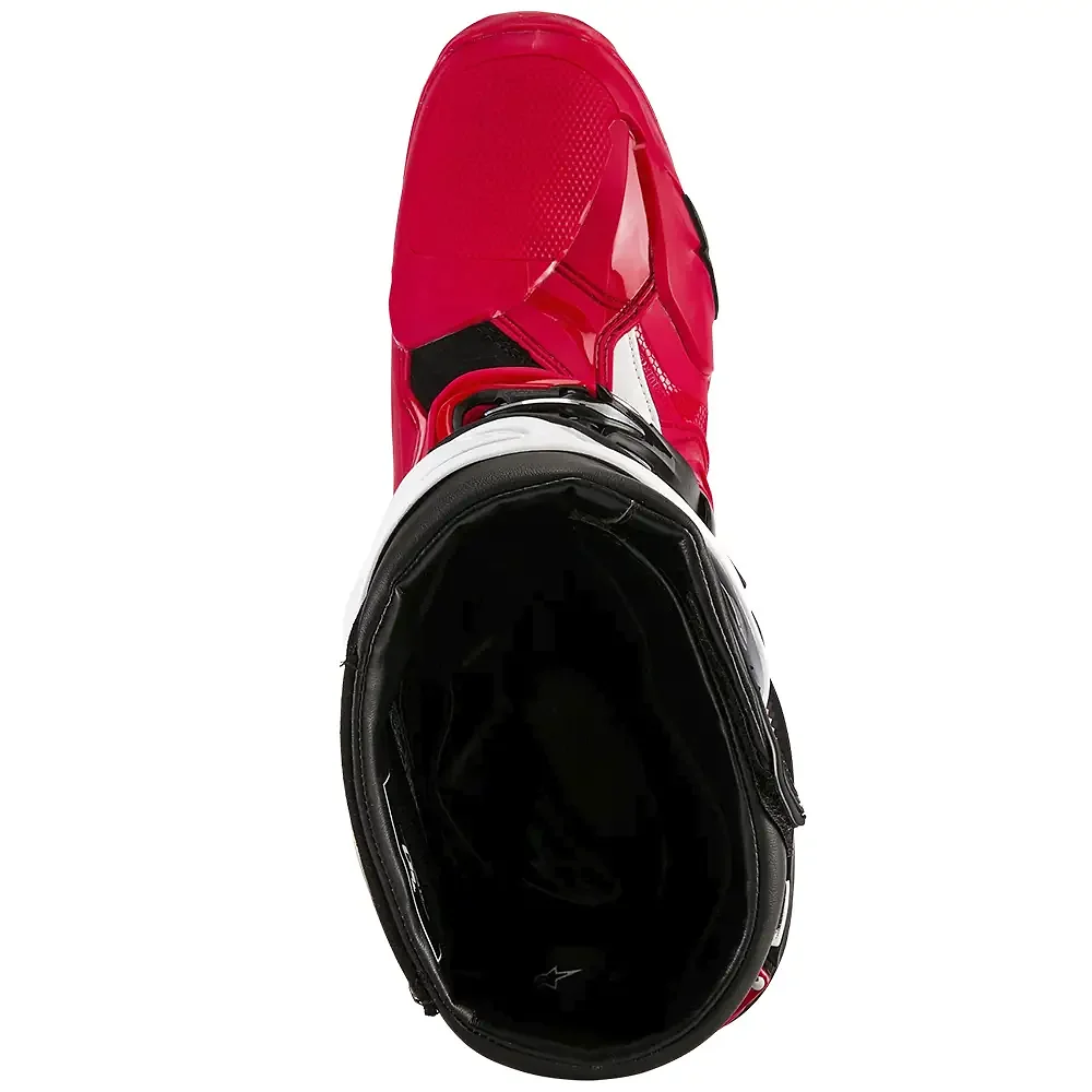 Primer plano de la construcción y material del TECH 10 ENDURO Botas Alpinestars - Moto Garage Miami