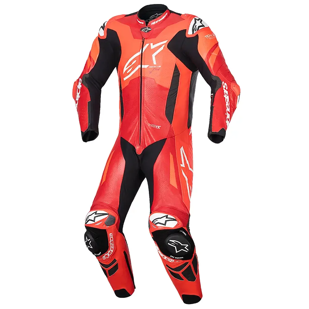 Detalle de pintura y diseño en tonalidad Rojo Fluo/Rojo Medio/Blanco, 58 del GP Plus V4 Sprint Traje de cuero - Moto Garage Miami