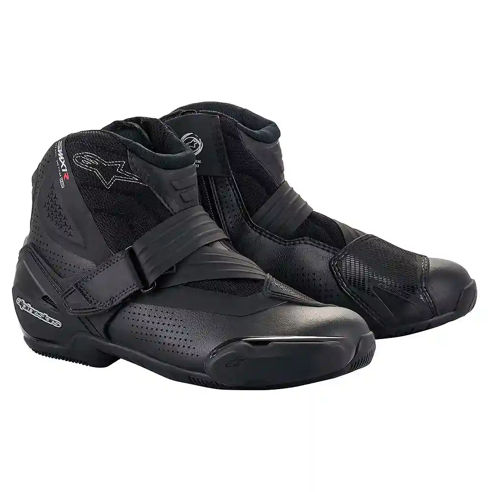 Acabado de fábrica en color Negro, 48 para el SMX-1 R V2 Ventiladas Botines - Moto Garage Miami