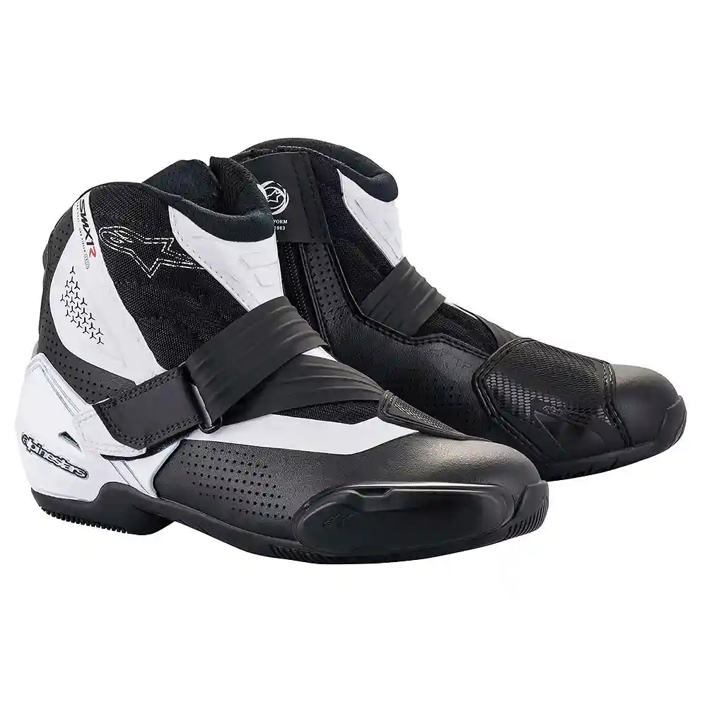 Materiales y estética visual de la versión Negro/Blanco, 48 del SMX-1 R V2 Ventiladas Botines - Moto Garage Miami