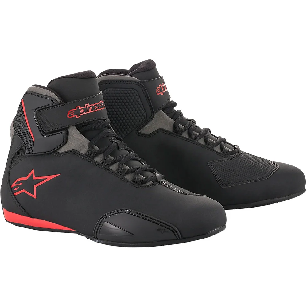 Toma estructural y acabado gráfico Negro/Gris/Rojo, 14 del modelo SEKTOR Zapatillas - Moto Garage Miami