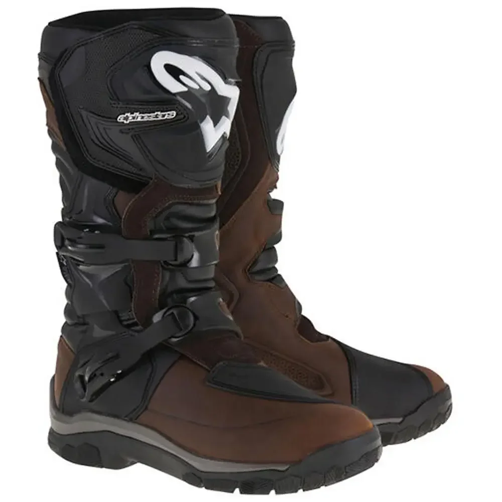 Materiales y estética visual de la versión Marrón Aceitado, 13 del Corozal Adventure Drystar® / Botas - Moto Garage Miami