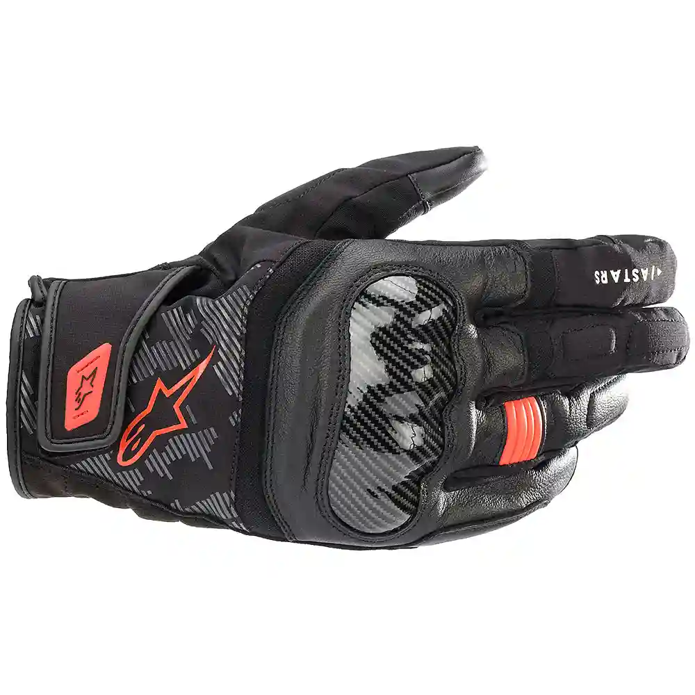 Detalle de pintura y diseño en tonalidad Negro/Rojo Fluor, 3XL del Guante SMX-Z Drystar® - Moto Garage Miami