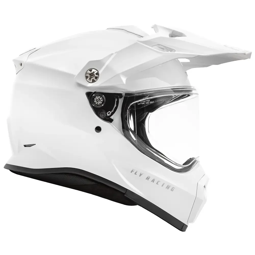 Perfil aerodinámico y sistema de ventilación del TREKKER Sólido Casco Fly Racing - Moto Garage Miami