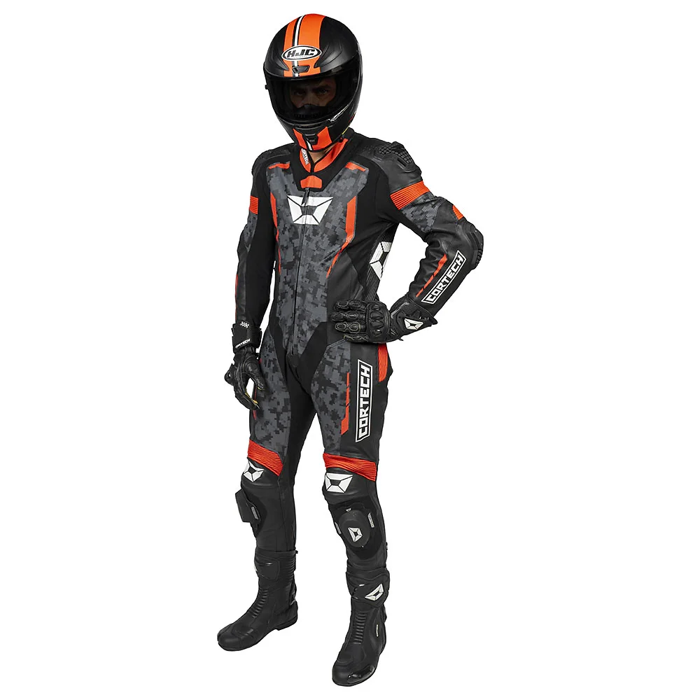 Detalle de pintura y diseño en tonalidad Camo/Rojo, 2XL del SECTOR PRO AIR Traje de cuero - Moto Garage Miami