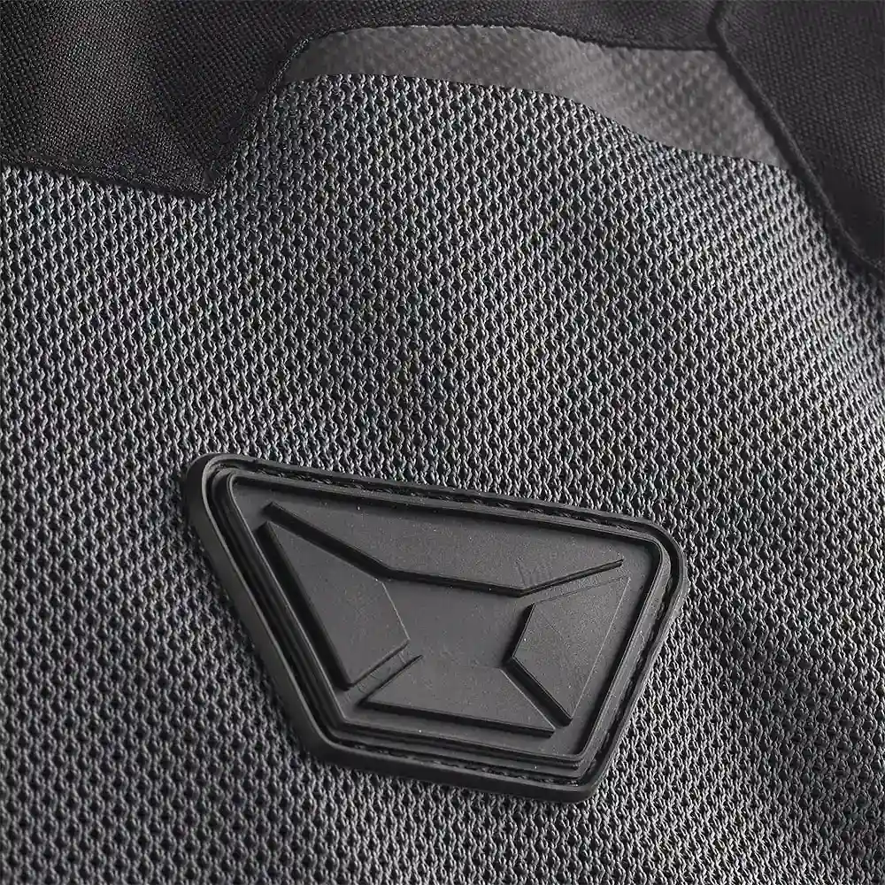 Primer plano de la construcción y material del AERO-FLO 2.0 Chaqueta Cortech - Moto Garage Miami