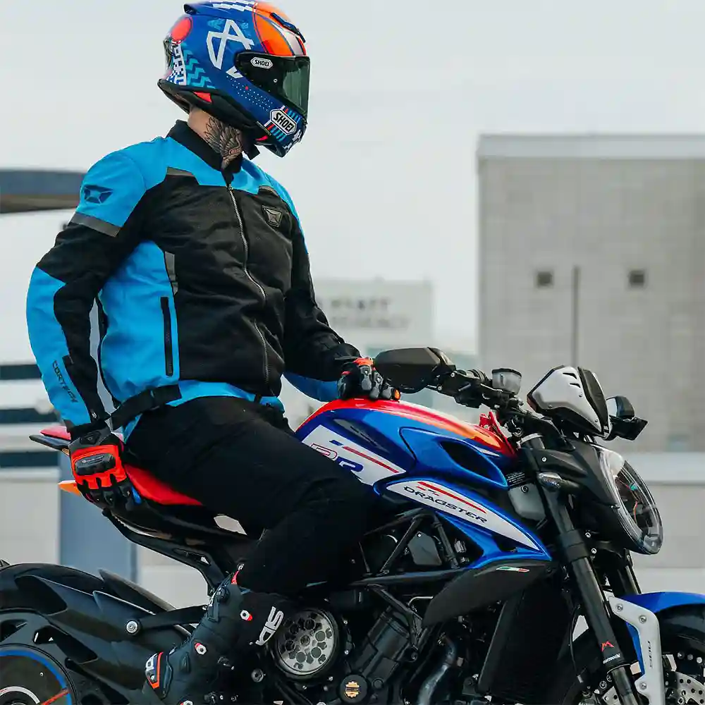 Primer plano de la construcción y material del AERO-FLO 2.0 Chaqueta Cortech - Moto Garage Miami