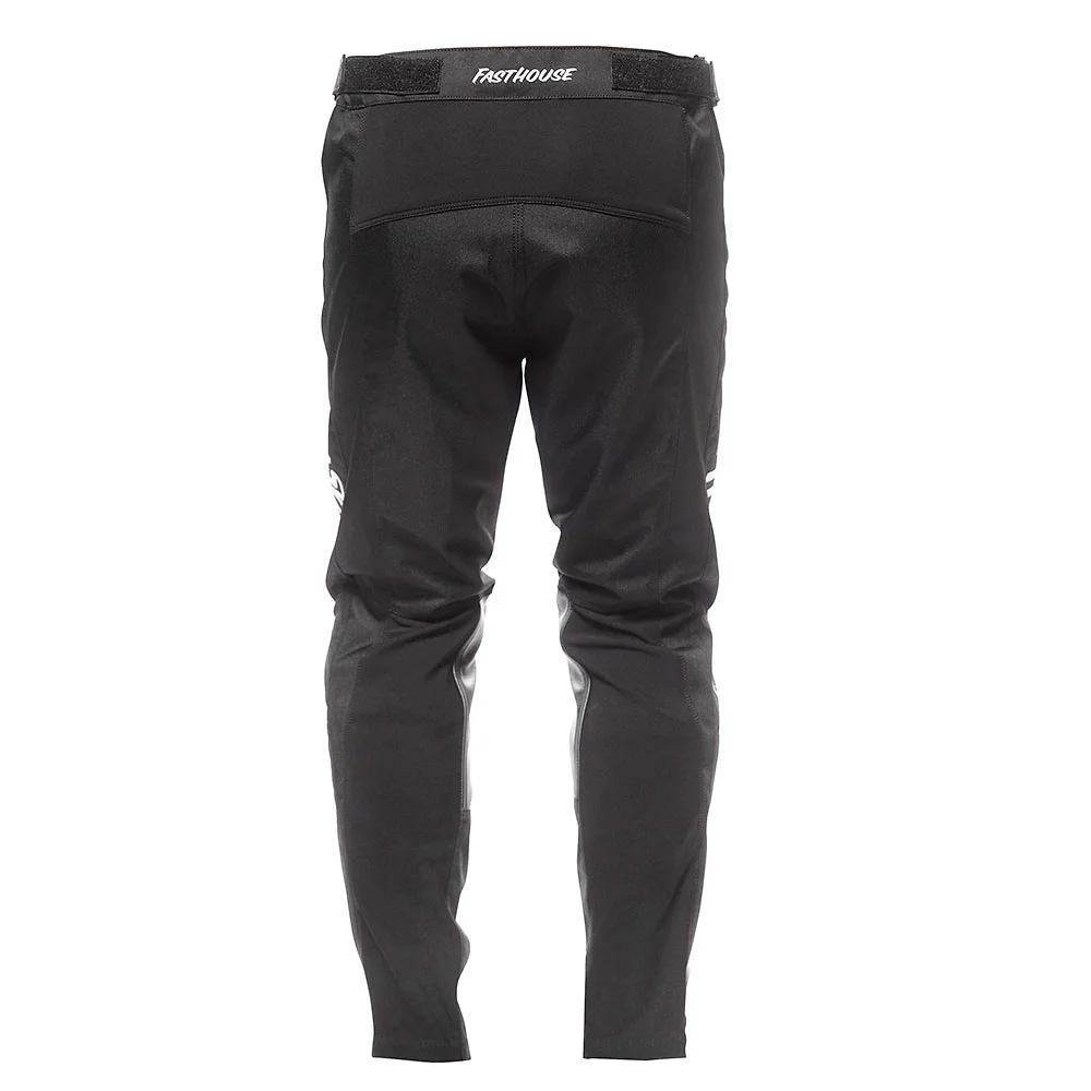 Acabados interiores y sistema de retención del modelo Carbon Eternal / Pantalón Fasthouse - Moto Garage Miami