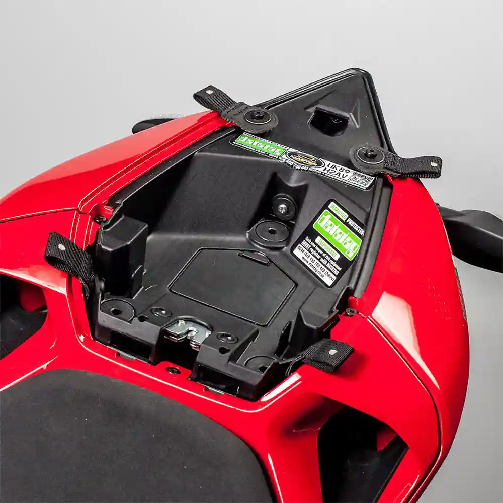 Detalle posterior y spoiler integrado del equipamiento Montaje US-DRYPACK DUCATI PANIGALE 899/1199 - Moto Garage Miami