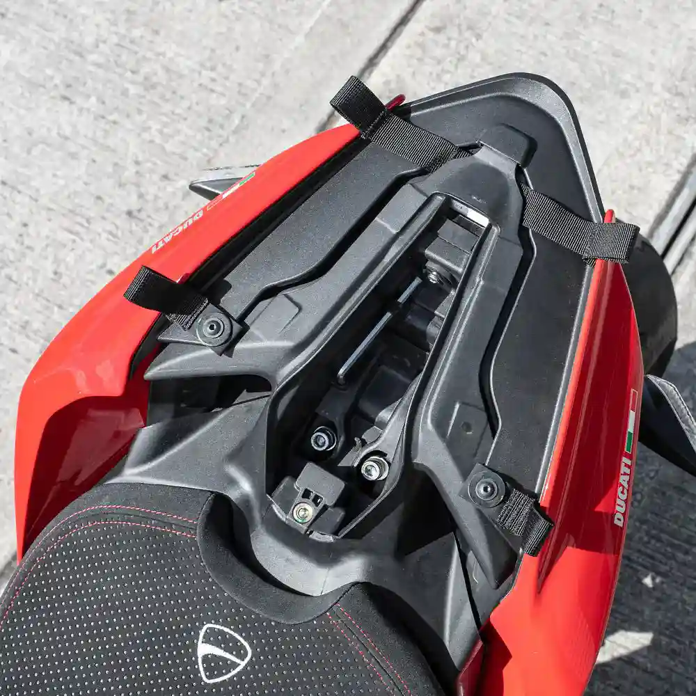 Perfil aerodinámico y sistema de ventilación del Montaje US-DRYPACK DUCATI PANIGALE V4 - Moto Garage Miami