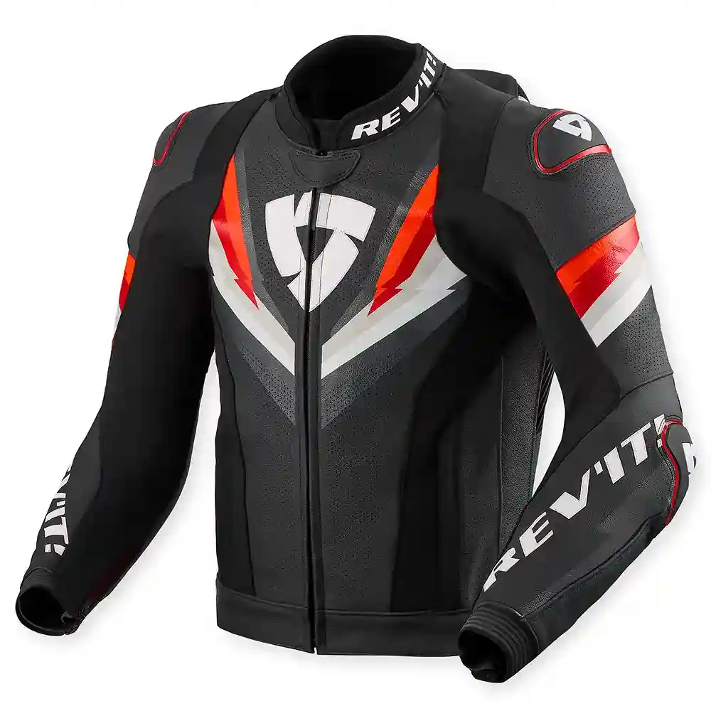 Materiales y estética visual de la versión Negro/Rojo, 56 del Quantum 3 Pro / Chaqueta ! - Moto Garage Miami