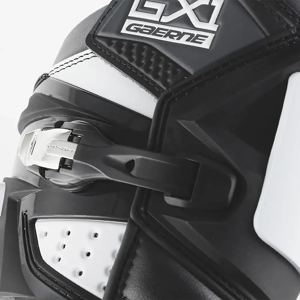 Perfil aerodinámico y sistema de ventilación del GX1 EVO - Moto Garage Miami