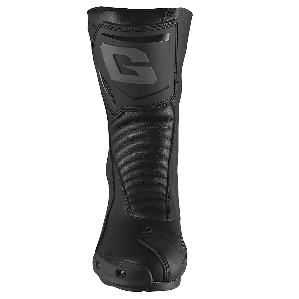 Perfil aerodinámico y sistema de ventilación del G_RT NEGRO - Moto Garage Miami