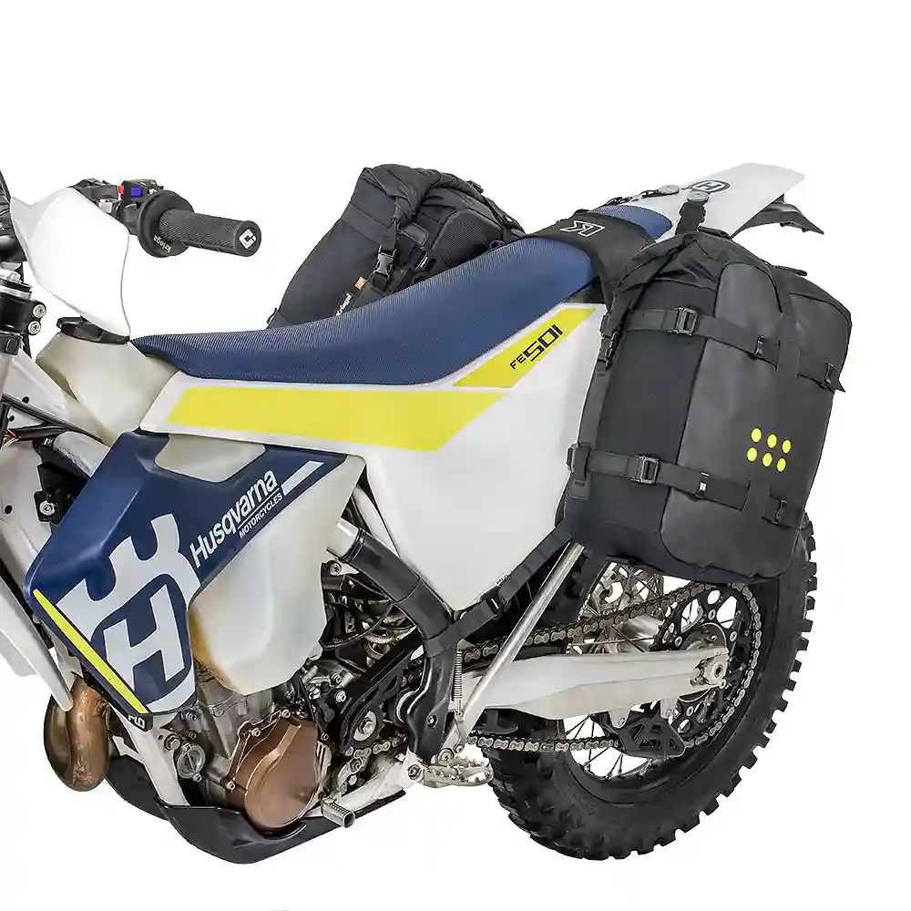 Vista frontal y diseño de calota del Base-OS UNIVERSAL - Moto Garage Miami