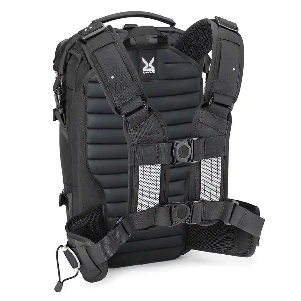 Perfil aerodinámico y sistema de ventilación del Mochila R25 V2 - Moto Garage Miami