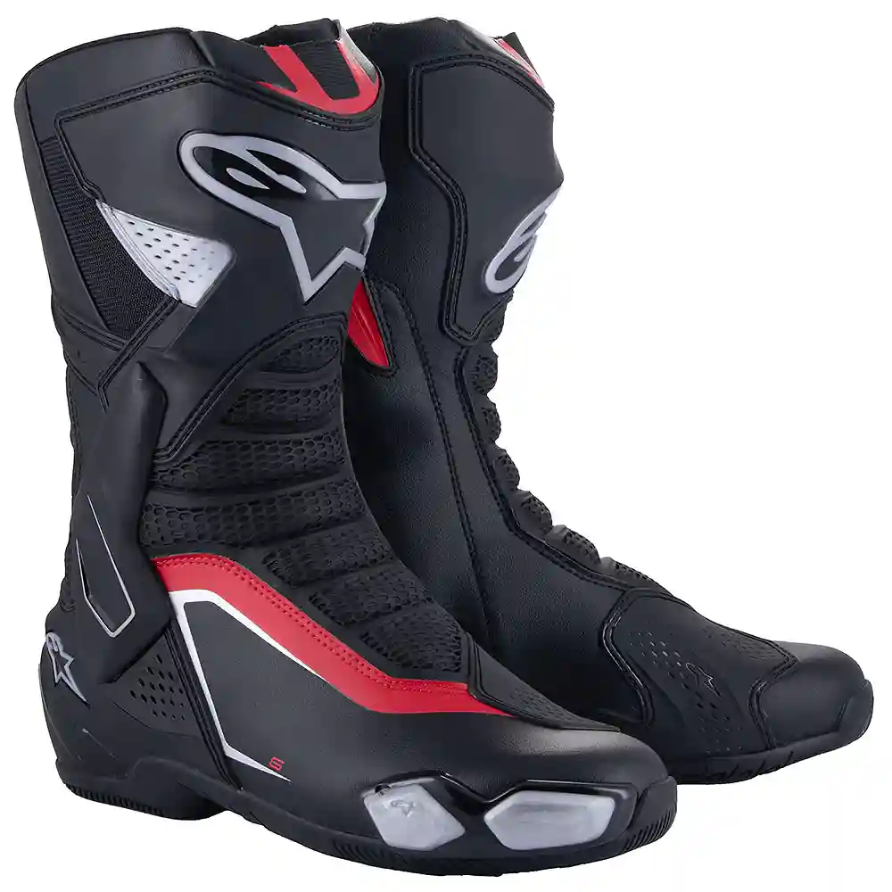 Materiales y estética visual de la versión Negro/Plata/Rojo, 50 del SMX-6 V3 Botas - Moto Garage Miami