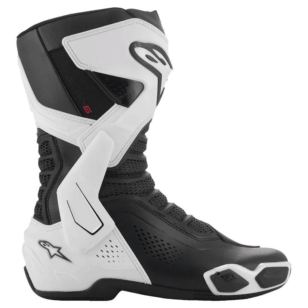 Perfil aerodinámico y sistema de ventilación del SMX-6 V3 ventiladas Botas Alpinestars - Moto Garage Miami