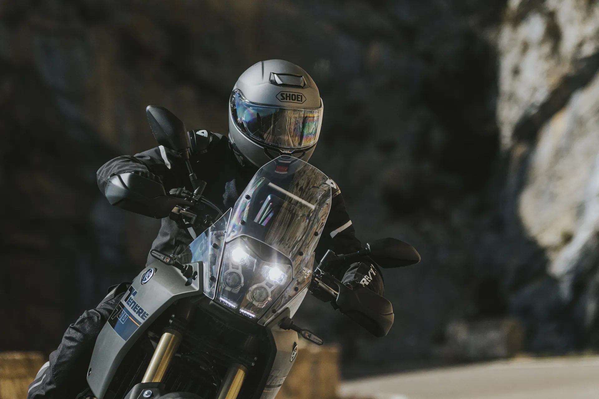 Shoei Neotec3