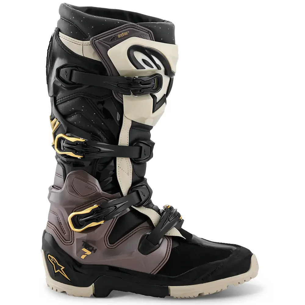 Acabados interiores y sistema de retención del modelo TECH 7 Enduro Drystar® / Botas Alpinestars - Moto Garage Miami