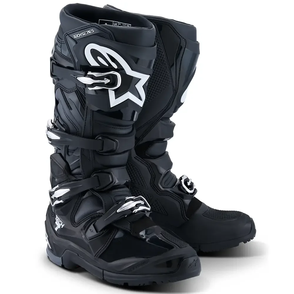 Detalle de pintura y diseño en tonalidad Negro/Antracita/Blanco, 13 del TECH 7 Enduro 2026 / Botas - Moto Garage Miami