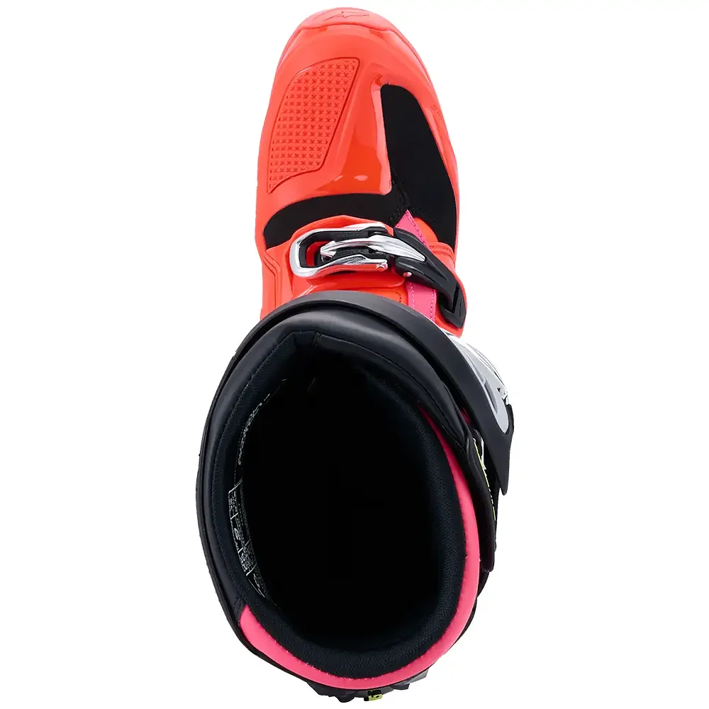 Vista frontal y diseño de calota del TECH 7 MX / Botas Alpinestars - Moto Garage Miami