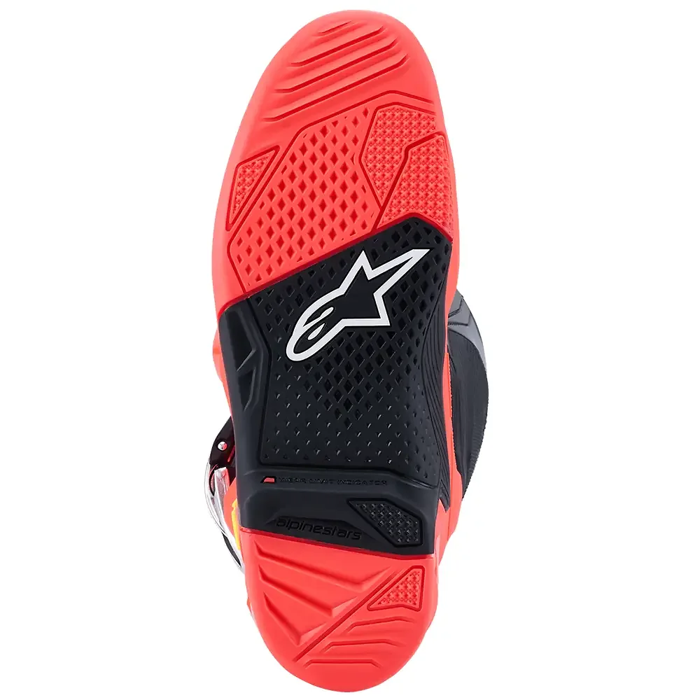 Perfil aerodinámico y sistema de ventilación del TECH 7 MX / Botas Alpinestars - Moto Garage Miami