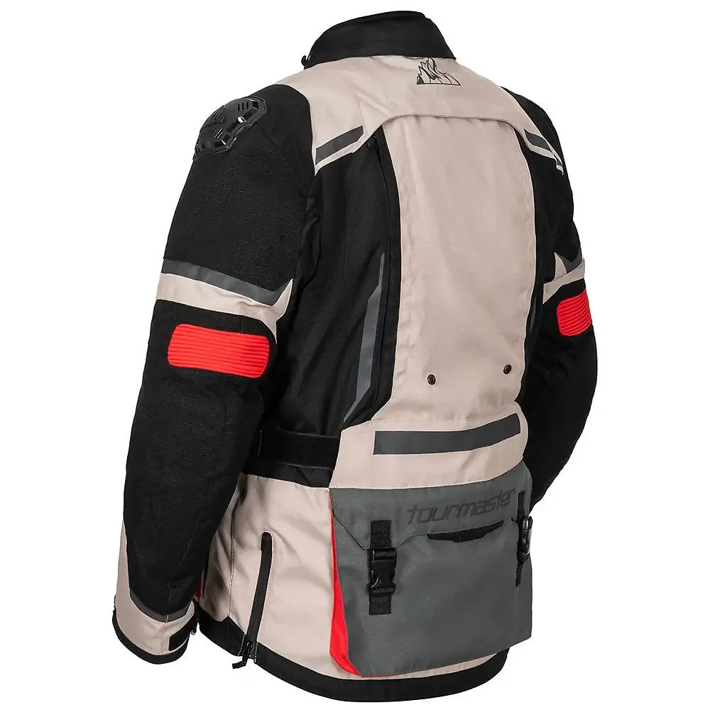 Detalle posterior y spoiler integrado del equipamiento THE TREK ADV Chaqueta Tourmaster - Moto Garage Miami