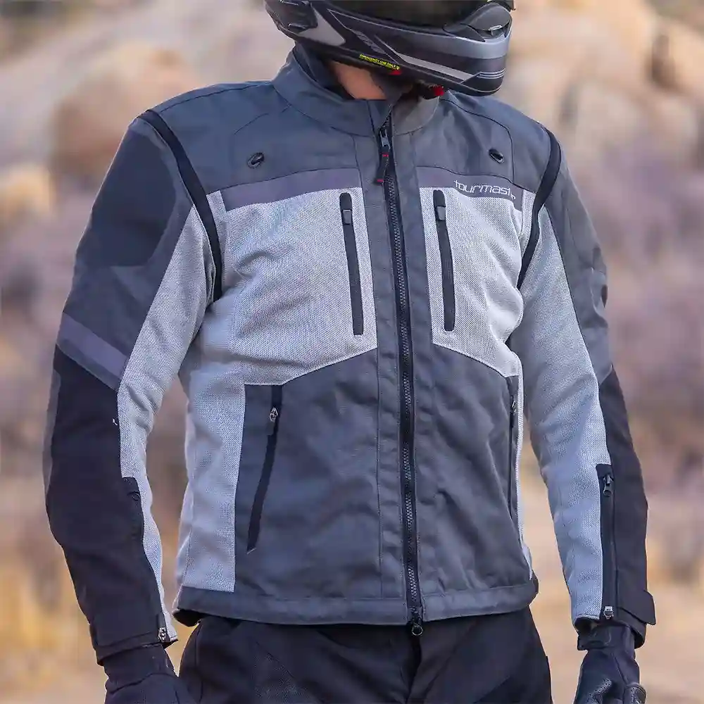 Perfil aerodinámico y sistema de ventilación del Adventure Lite Mesh Chaqueta Tourmaster - Moto Garage Miami