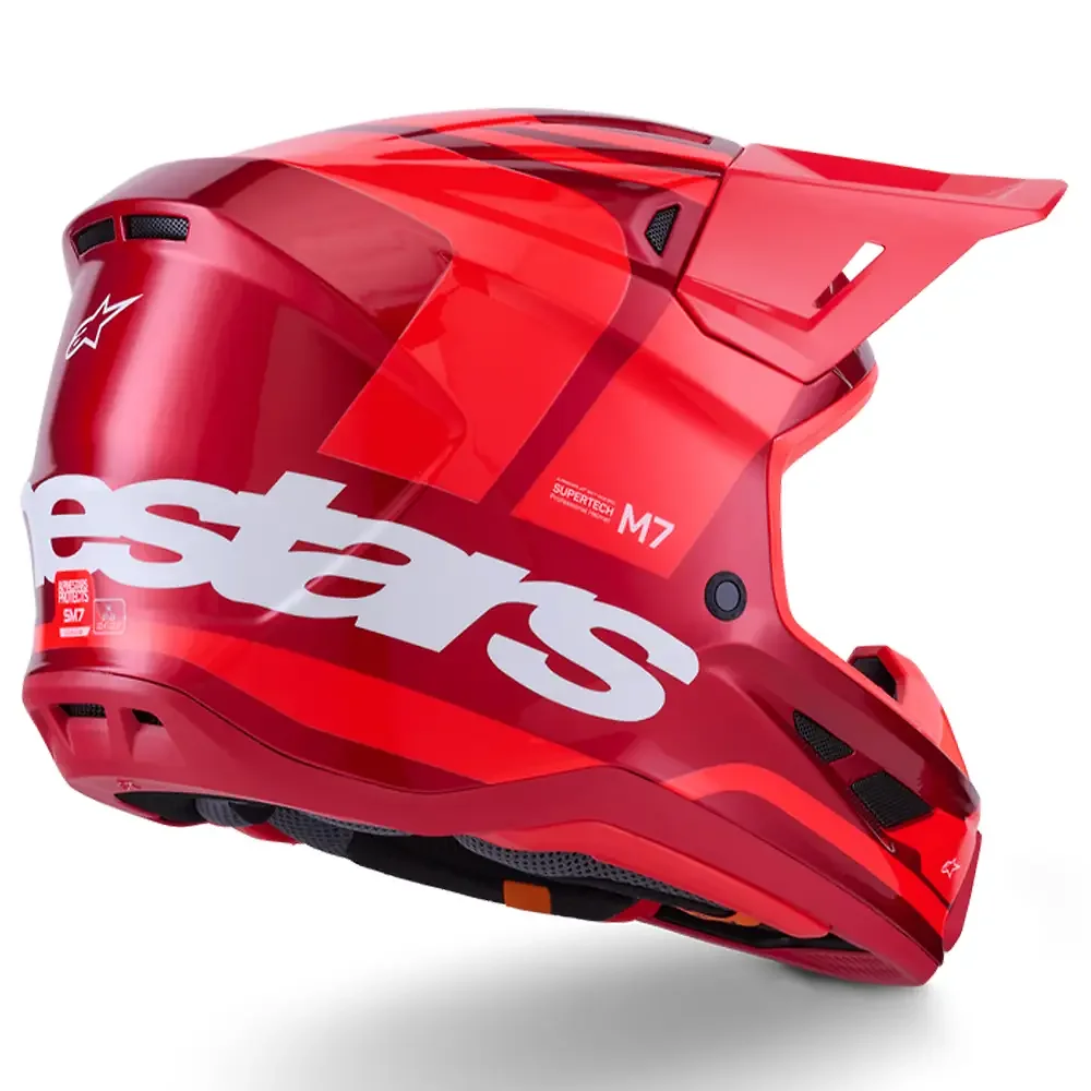 Primer plano de la construcción y material del SM7 CORE - Casco Alpinestars - Moto Garage Miami