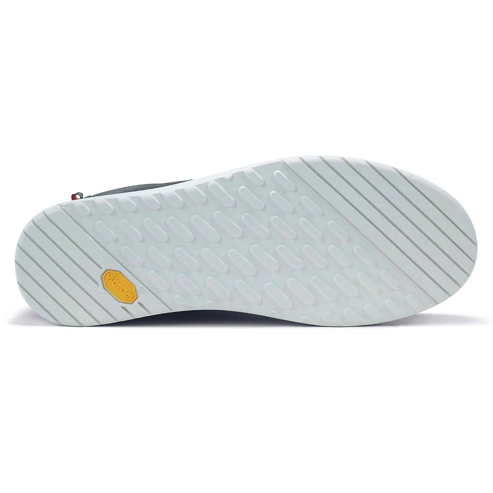 Perfil aerodinámico y sistema de ventilación del ARX Impermeables Zapatillas Sidi - Moto Garage Miami