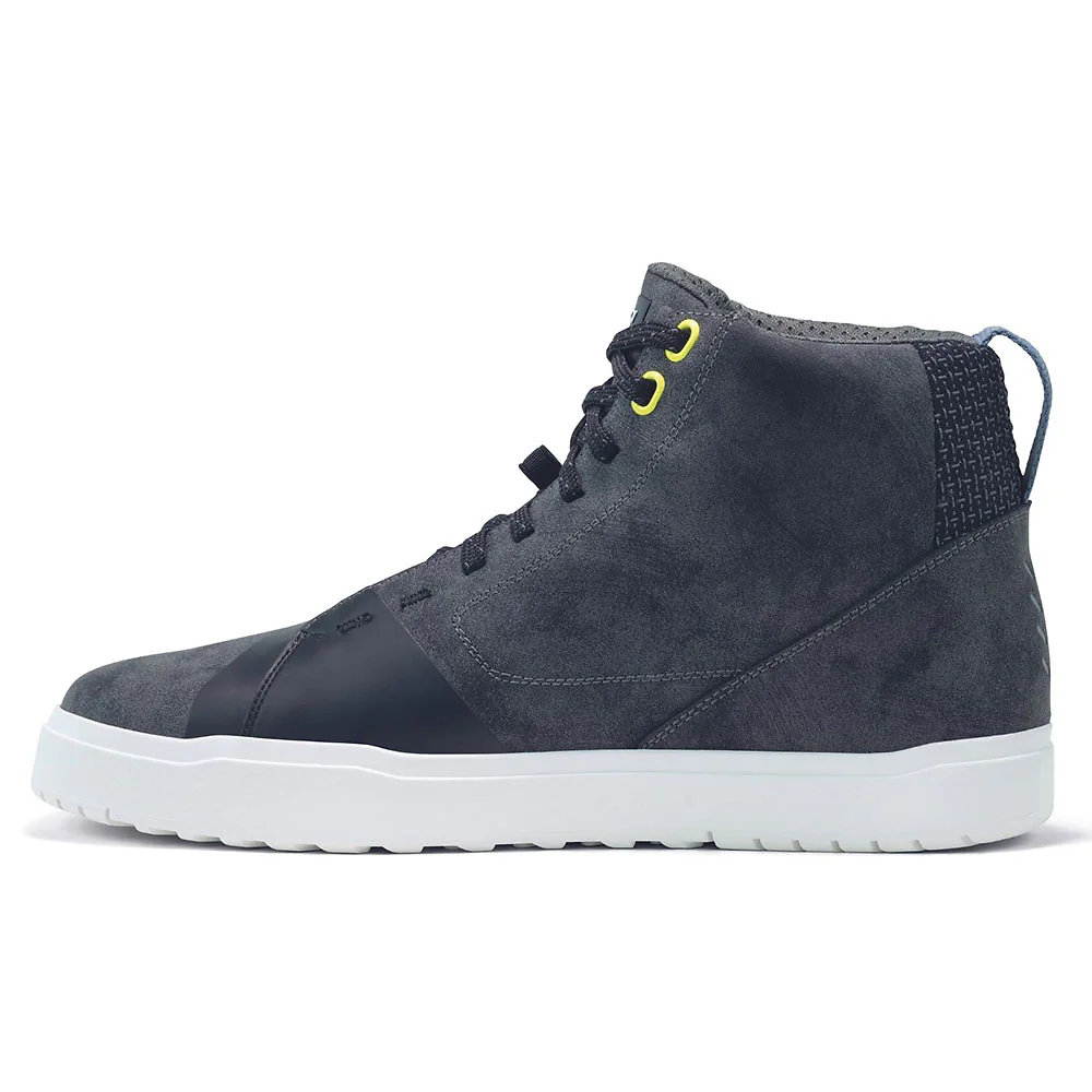 Acabados interiores y sistema de retención del modelo ARX Impermeables Zapatillas Sidi - Moto Garage Miami