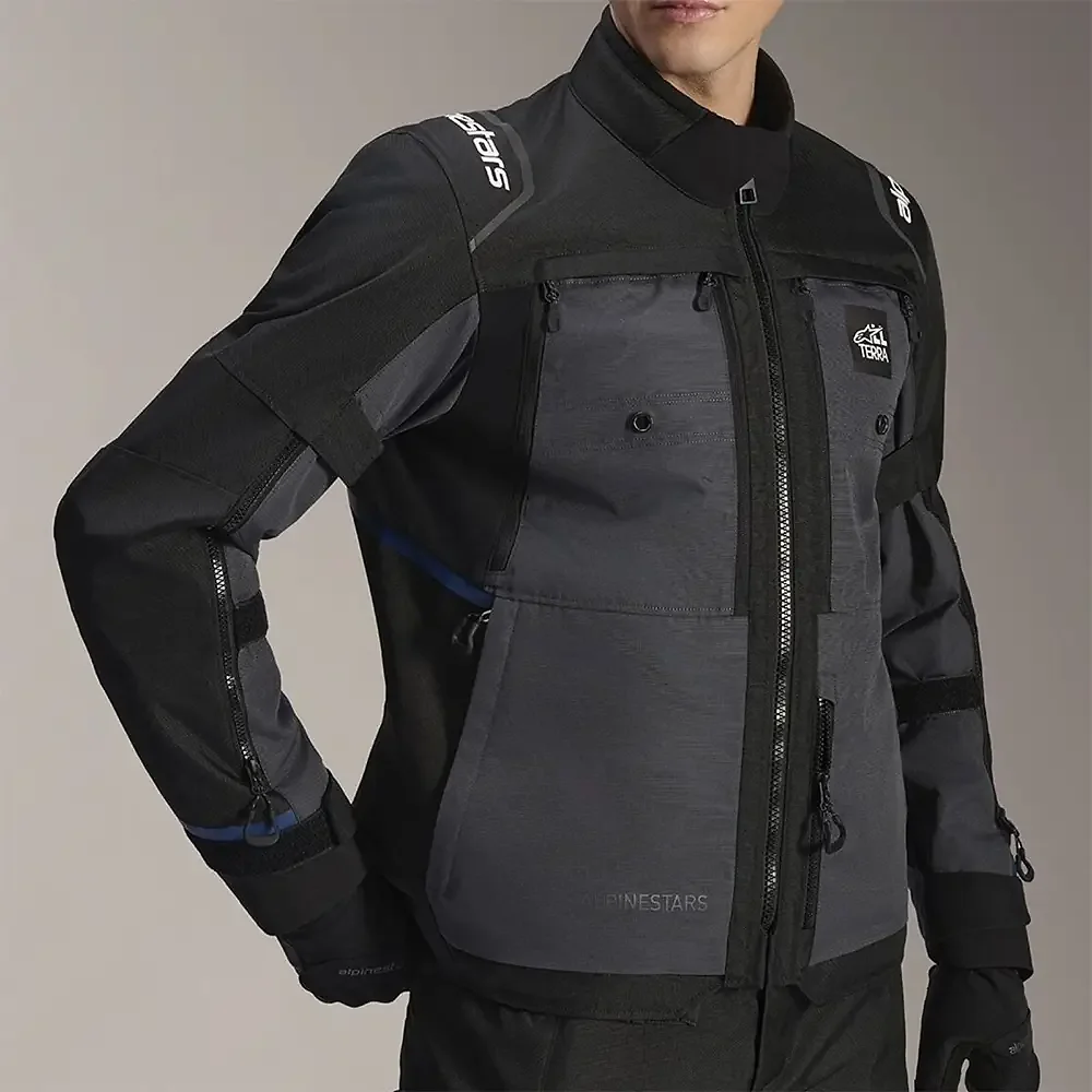 Perfil aerodinámico y sistema de ventilación del CUSCO DRYSTAR® / Chaqueta Alpinestars - Moto Garage Miami